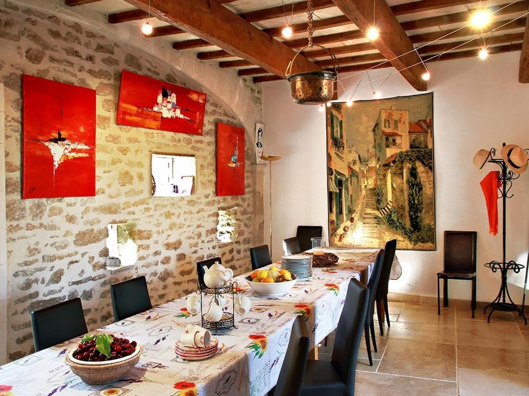 Le Clos De La Tuiliere Гриньян Экстерьер фото